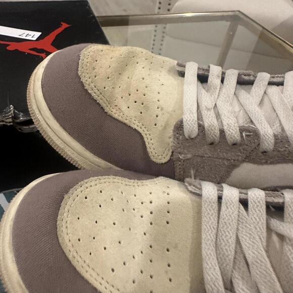 Jordan Men's Multi and Cream Trainer - Picture 4 of 8